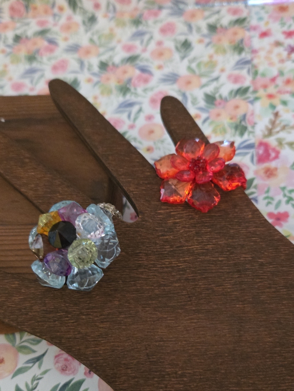 Colorful Beaded Flower Rings - Multicolor & Red Floral Styles